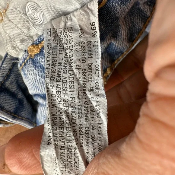 SALE ZARA High Waisted Light Wash Distressed Raw Hem Straight Leg Jeans W Size 2 - Picture 3 of 10